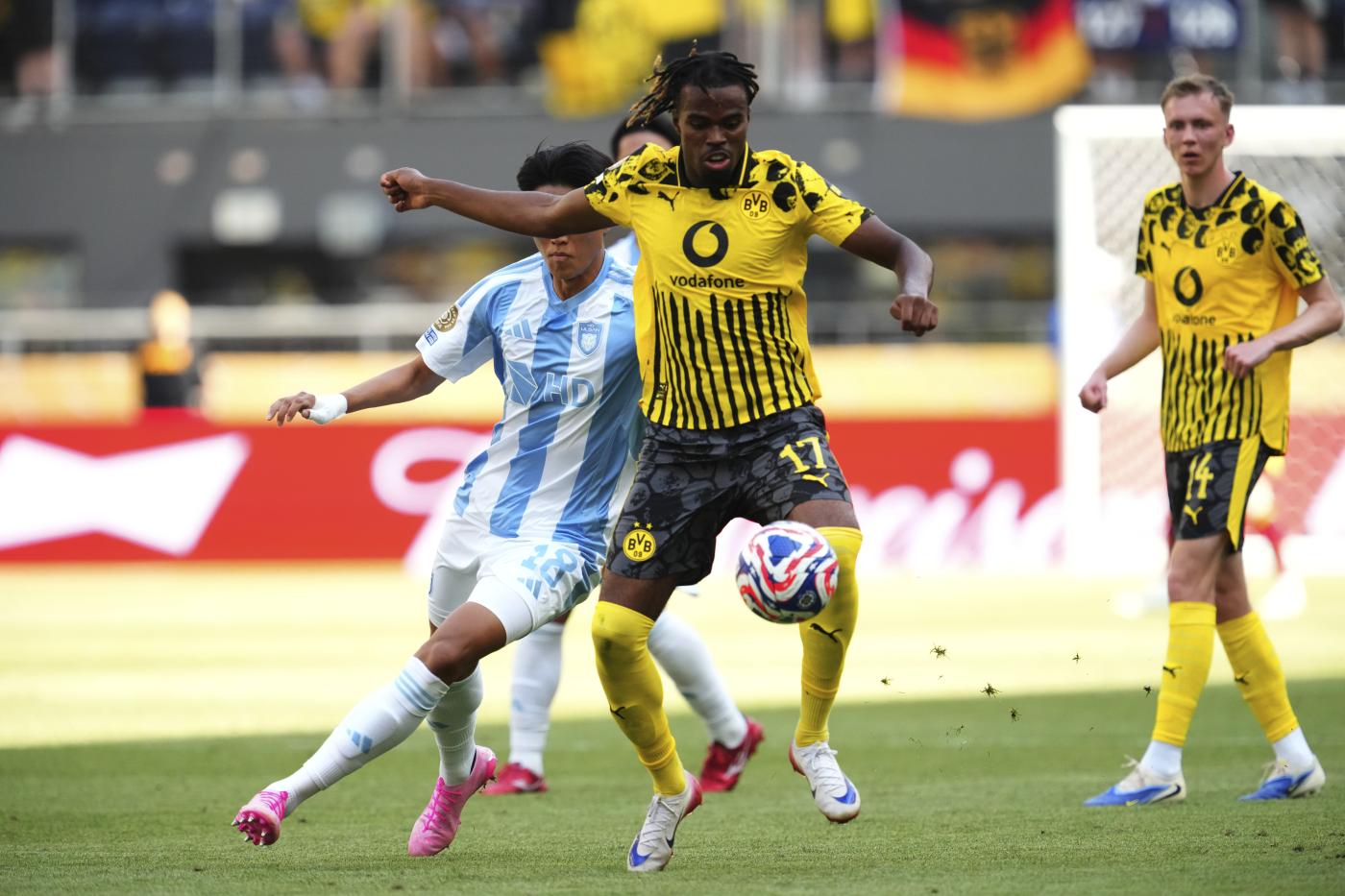 Carney Chukwuemeka Borussia Dortmund