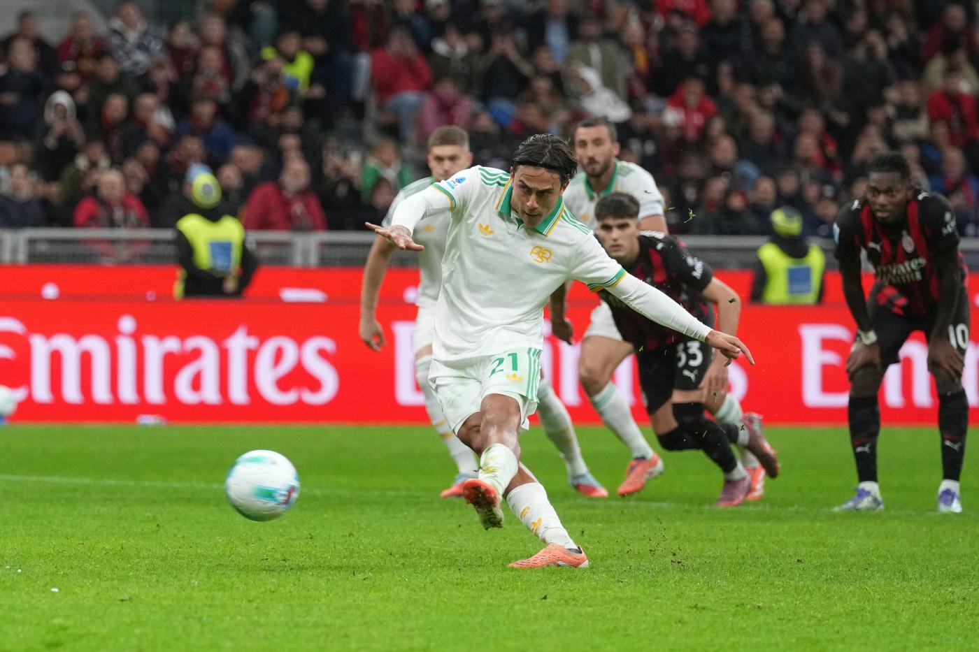 Dybala infortunio tempi recupero