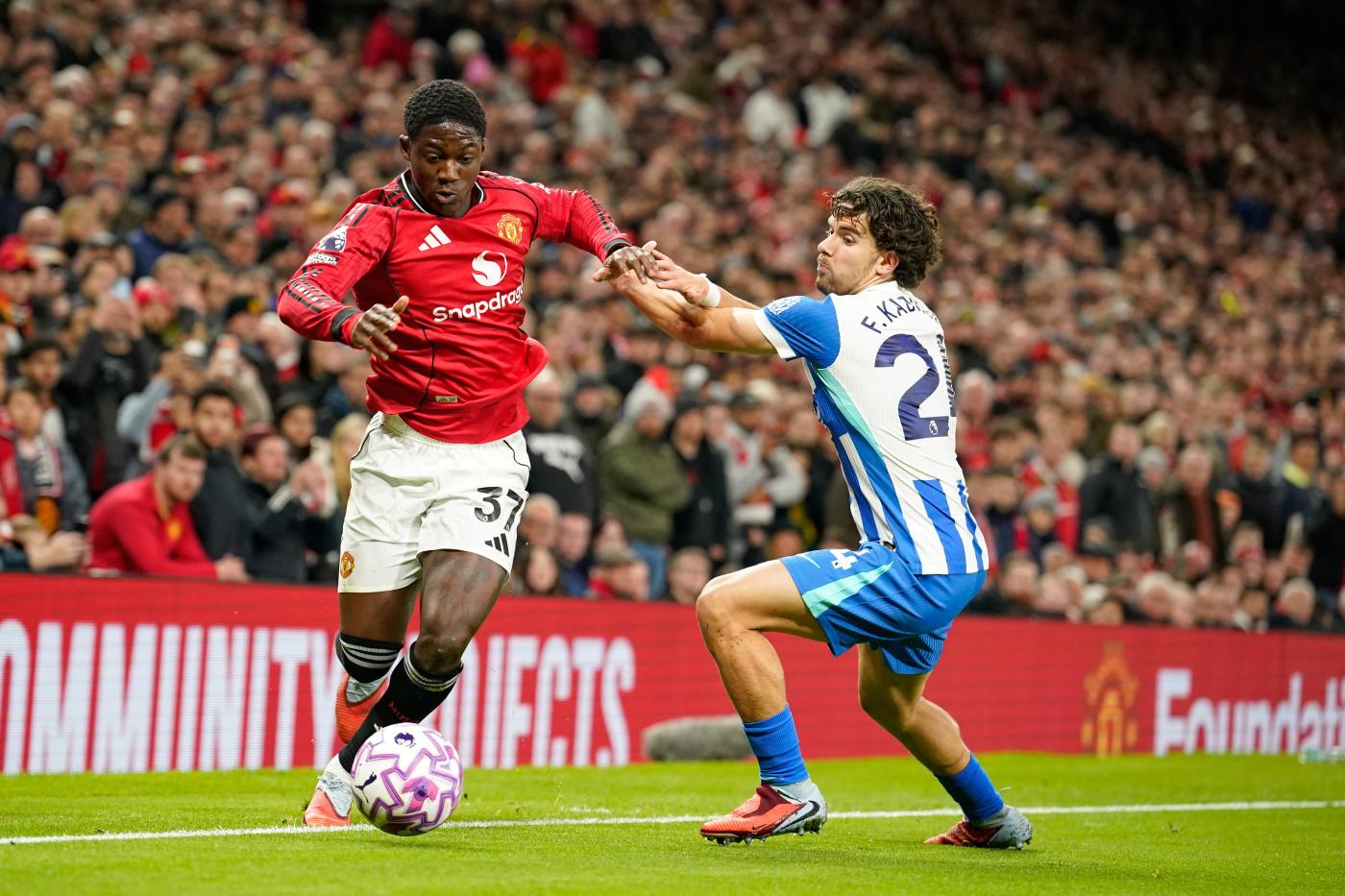 Kobbie Mainoo Manchester United-Brighton Premier League 2025-26